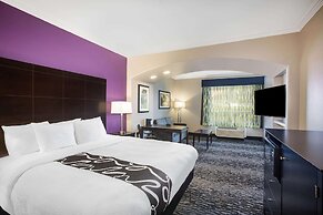 La Quinta Inn & Suites by Wyndham Columbus TX