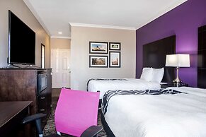 La Quinta Inn & Suites by Wyndham Columbus TX