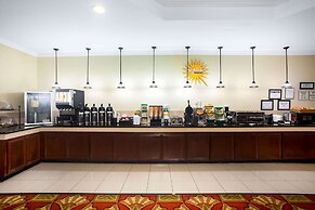 La Quinta Inn & Suites by Wyndham Columbus TX