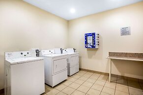 La Quinta Inn & Suites by Wyndham Columbus TX