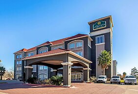 La Quinta Inn & Suites by Wyndham Columbus TX