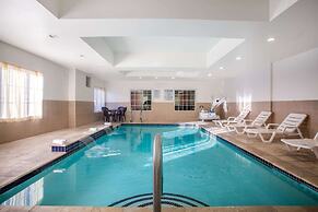 La Quinta Inn & Suites by Wyndham Columbus TX