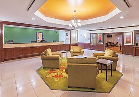 La Quinta Inn & Suites by Wyndham Columbus TX