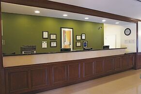 La Quinta Inn & Suites by Wyndham Columbus TX