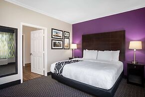 La Quinta Inn & Suites by Wyndham Columbus TX