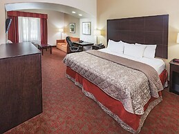 La Quinta Inn & Suites by Wyndham Columbus TX