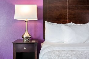 La Quinta Inn & Suites by Wyndham Columbus TX