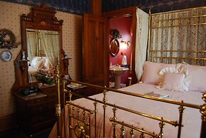 Squiers Manor B&B