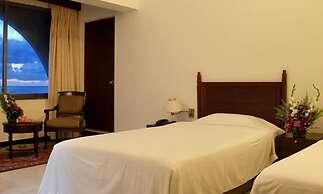 Paradise Isle Beach Resort