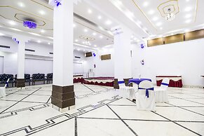 FabHotel Mayfair Inn