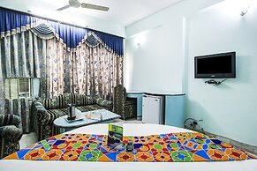 FabHotel Mayfair Inn