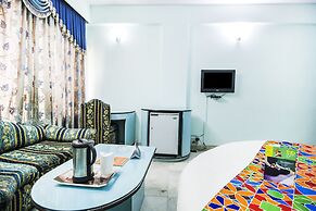 FabHotel Mayfair Inn