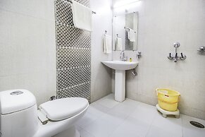 FabHotel Mayfair Inn