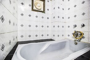 FabHotel Mayfair Inn