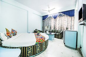 FabHotel Mayfair Inn