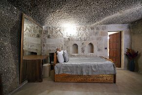 Holiday Cave Hotel