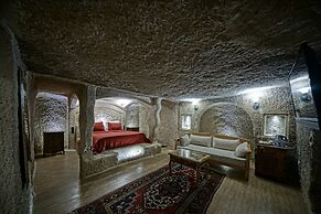 Holiday Cave Hotel