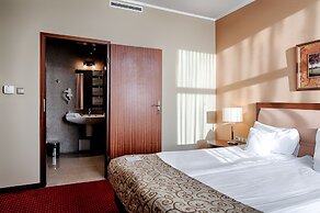 Grand Royal Hotel