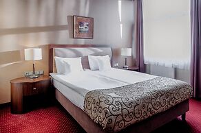 Grand Royal Hotel