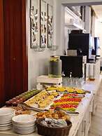 Grand Royal Hotel