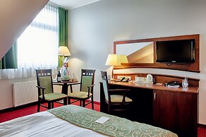 Grand Royal Hotel