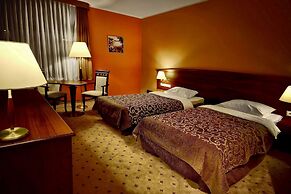 Grand Royal Hotel