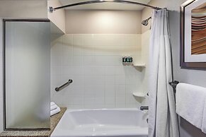 Courtyard by Marriott Tulsa Woodland Hills