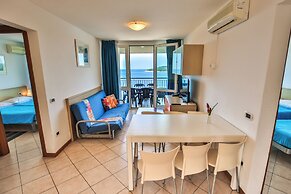 Splendid Golden Rocks Resort