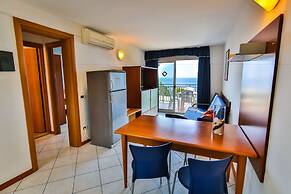 Splendid Golden Rocks Resort