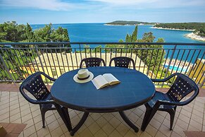 Splendid Golden Rocks Resort