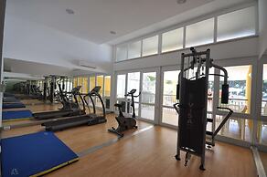 Splendid Golden Rocks Resort