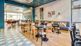 Appart'City Confort Paris Clichy Mairie