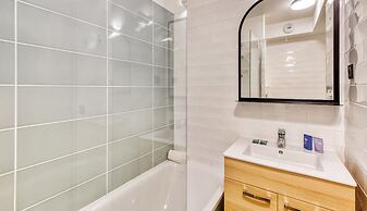 Appart'City Confort Paris Clichy Mairie