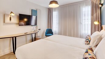 Appart'City Confort Paris Clichy Mairie