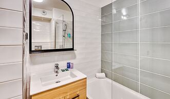 Appart'City Confort Paris Clichy Mairie