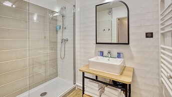 Appart'City Confort Paris Clichy Mairie