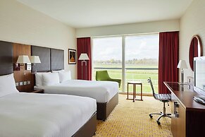 Lingfield Park Marriott Hotel & Country Club