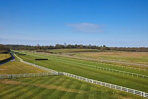 Lingfield Park Marriott Hotel & Country Club