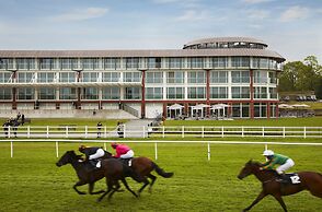 Lingfield Park Marriott Hotel & Country Club