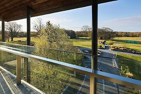 Lingfield Park Marriott Hotel & Country Club