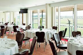 Lingfield Park Marriott Hotel & Country Club