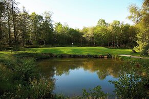 Lingfield Park Marriott Hotel & Country Club