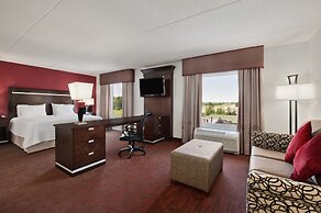 Hampton Inn & Suites Detroit / Airport - Romulus