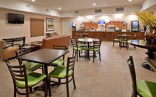 Holiday Inn Express Hotel & Suites TOPEKA NORTH by IHG