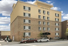 La Quinta Inn & Suites by Wyndham Brooklyn Downtown
