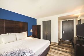 La Quinta Inn & Suites by Wyndham Brooklyn Downtown