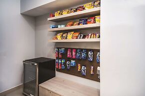 La Quinta Inn & Suites by Wyndham Brooklyn Downtown