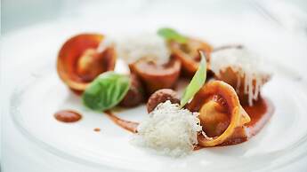 Holiday Inn Nola - Naples Vulcano Buono by IHG