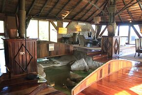 Serena Mivumo River Lodge