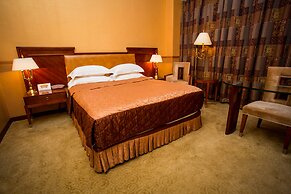 Ramada Plaza by Wyndham Gence